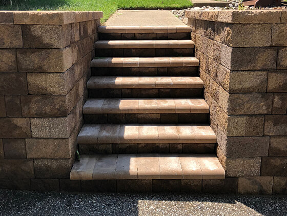Custom steps and entrance stone pavers in Annapolis, Baltimore, Easton and Stevensville, MD.